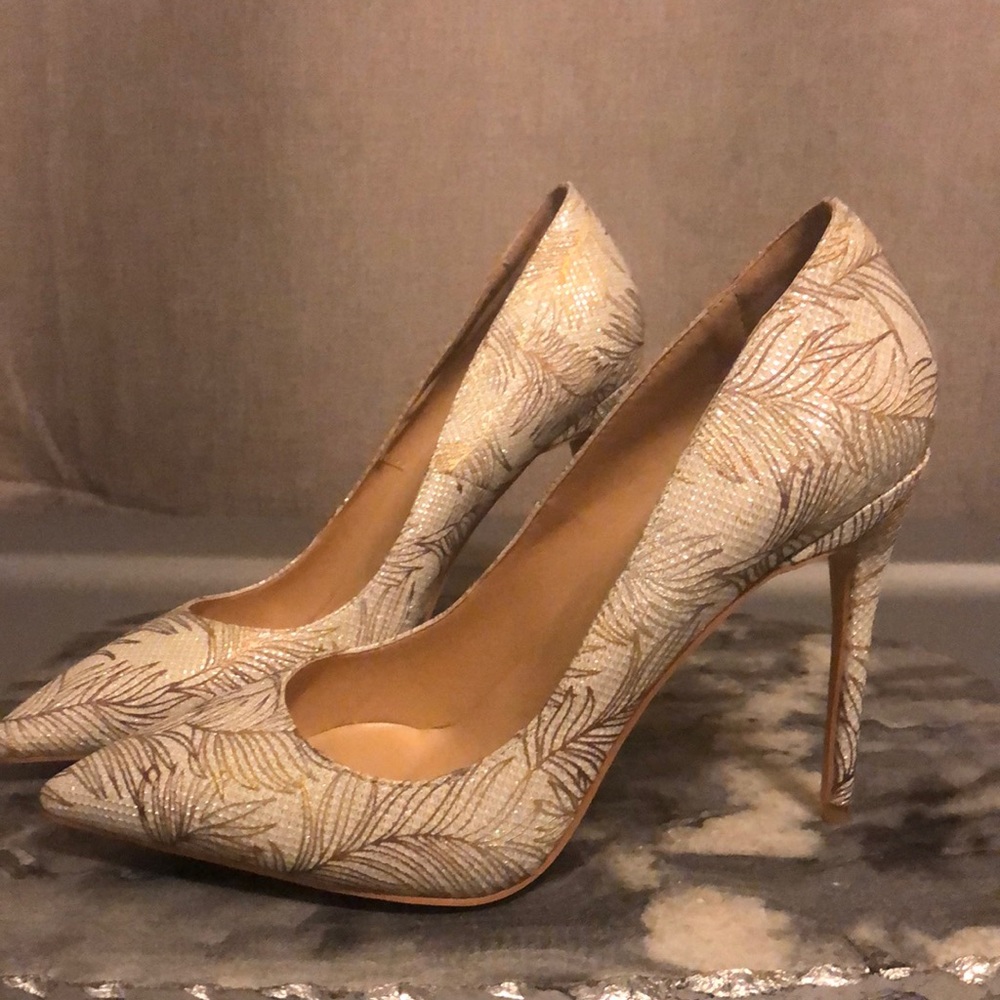 Aooar sparkly heels -never worn